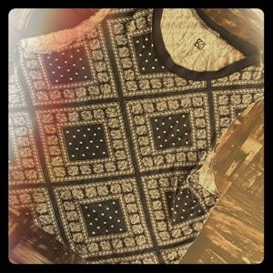 Tilly's, Brand "NOLLIE" flowy top .